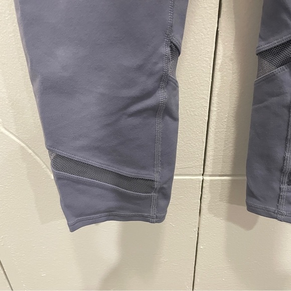 Alo Yoga Lavender Mesh Cutout Cropped Leggings - Picture 3 of 10